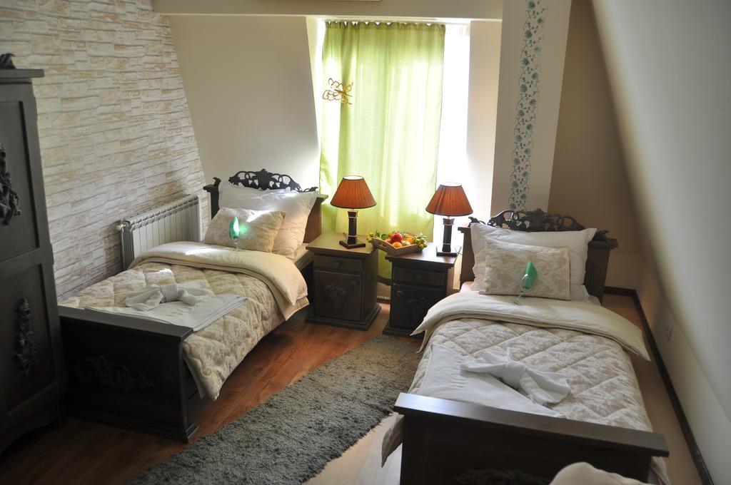 Vila Hit Ruma Extérieur photo